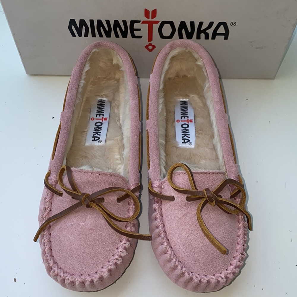 AUTH NIB Minnetonka Cally Slippers PINK BLUSH